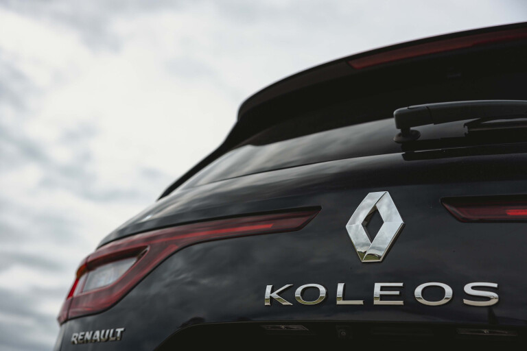 E Dewar 2022 Renault Koleos Black Edition SUV 0796