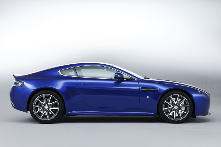 Motor Features Aston Martin V 8 Vantage S