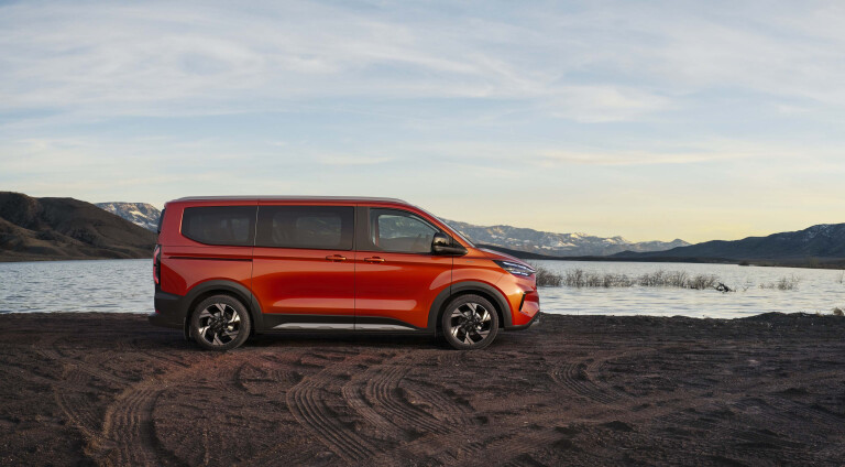 2022 Ford Tourneo Active 03 1