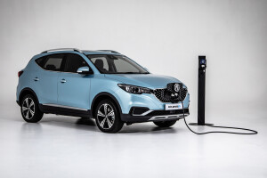 MG ZS EV WITH CHARGER
