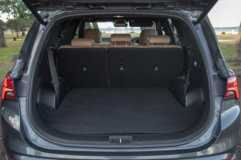 Which Car Car Reviews 2021 Hyundai Santa Fe Highlander Luggage Space Third Row Seats Folded