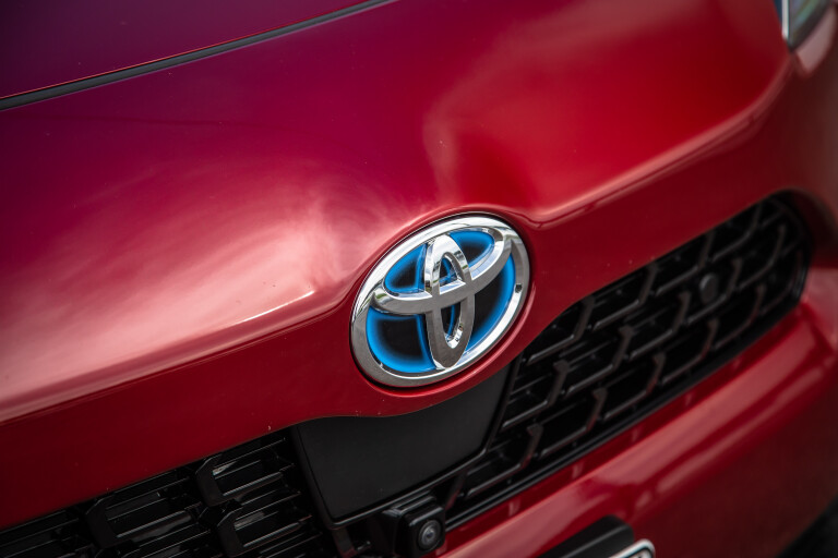 Wheels Reviews 2022 Toyota Yaris Cross Hybrid Urban Atomic Rush Australia Detail Front Badge S Rawlings