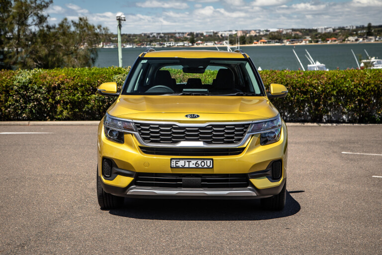 Wheels Reviews 2022 Kia Seltos S Starbright Yellow Static Front Fascia Australia S Rawlings