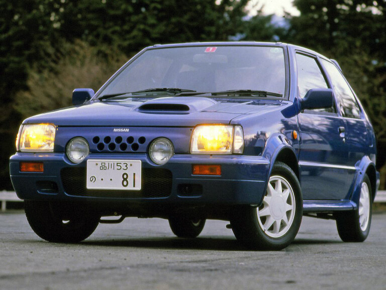 Motor Features Nissan March Super Turbo 39