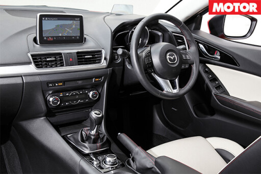 Mazda -3-XD-Astina -‘Kuroi ’-interior