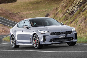 2017 Kia Stinger pricing and specifications