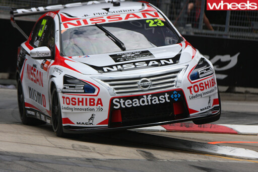 V8-Supercars -Nissan -Altima -racing -in -Sydney