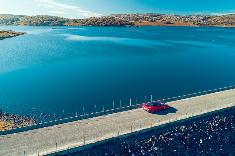 Ferrari F8 Tributo dam wall