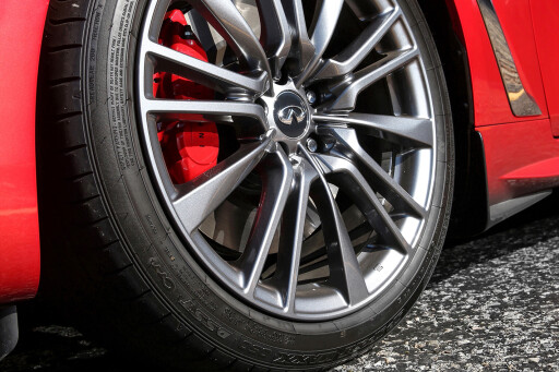 Infiniti Q60 Red Sport wheel