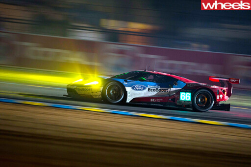 Ford -GT-driving -at -24-hour -le -mans -race