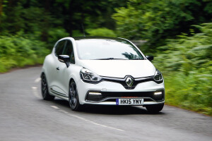 Renault Clio RS 220 Trophy review