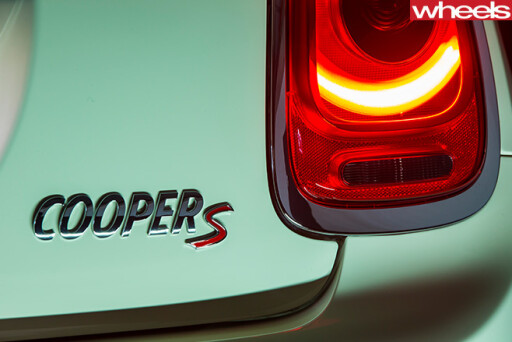 Mini -Cooper -S-convertible -badge
