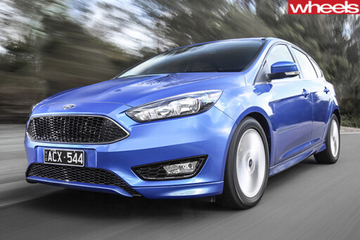 Ford -Focus -front -driving -comparo-