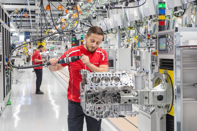 Porsche opens new V8 engine plant