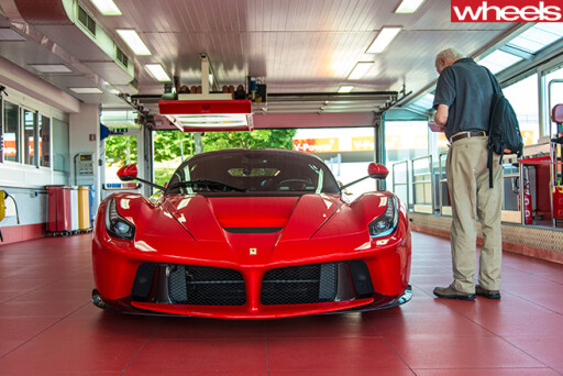 Ferrari -Enzo -parked -with -Peter -Robinson