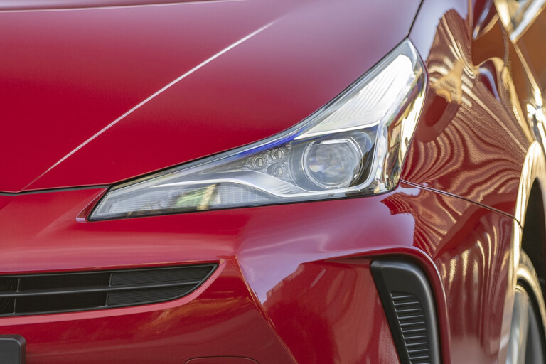 2019 Toyota Prius Headlight Jpg