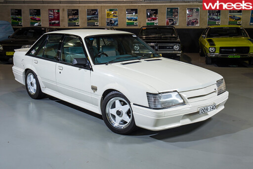 Holden -Commodore -White -front -side