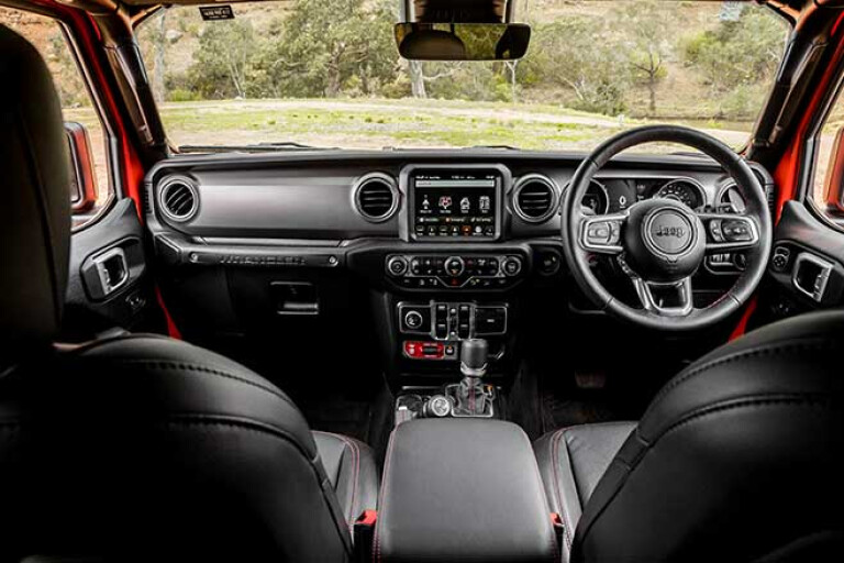 Jeep Wrangler Rubicon interior