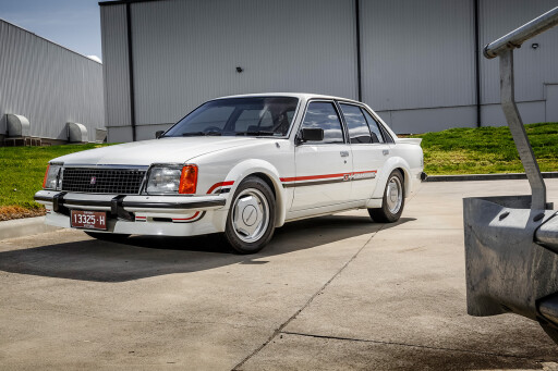 Holden-VC-Brock-Commodore-front.jpg