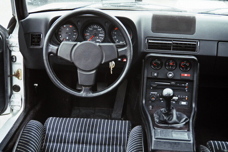 Porsche 924 Carrera GT dash