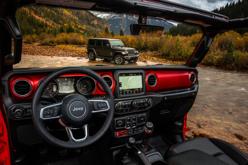 2018-Jeep-Wrangler-interior.jpg