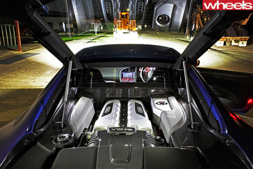 2013-Audi -R8-Rear -engine