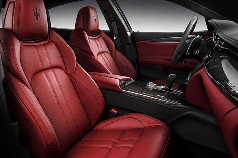 Maserati Quattroporte red leather interior