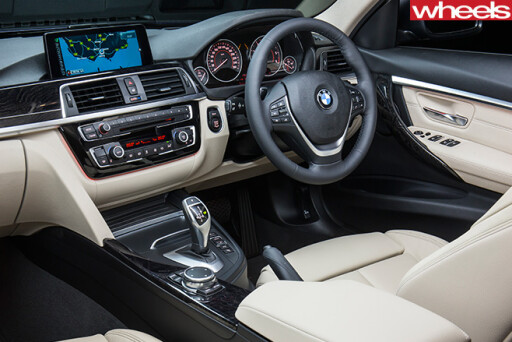 BMW-318i -interior