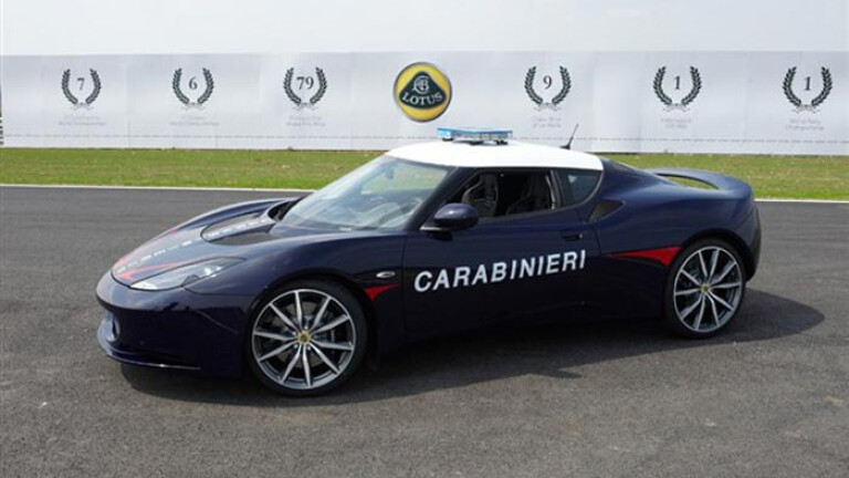 Carabinieri's new Lotus Evora S police cars