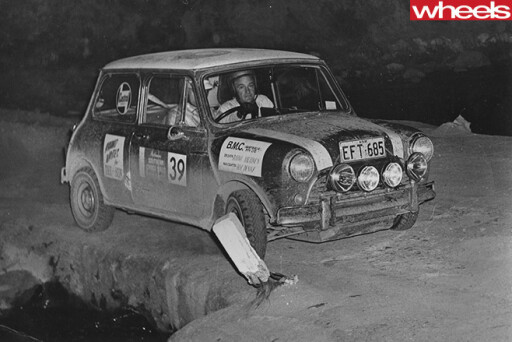 Rauno -Aaltonen -racing -Mini -rally -car