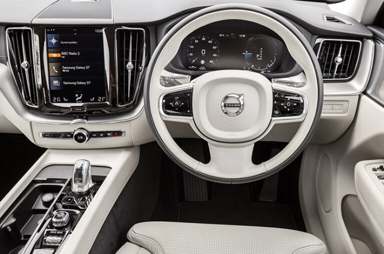 Volvo XC60 T8-Hybrid R-Design interior