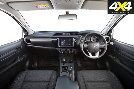 Toyota -hilux -2016-interior