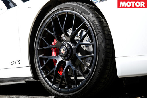 Porsche 911 gts pirelli tyres