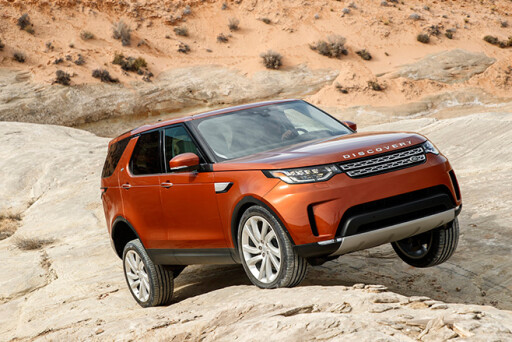 2017 Land Rover Discovery offroad