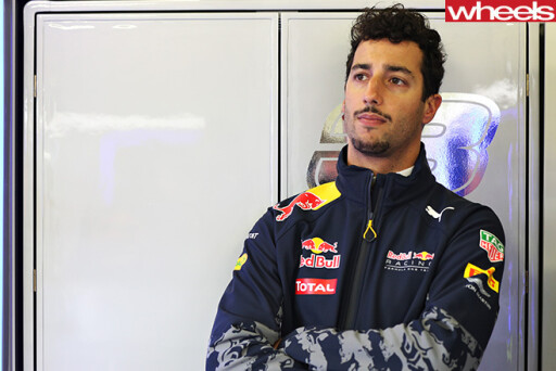 Daniel -Ricciardo -standing