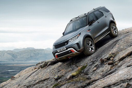 Land Rover Discovery SVX rock