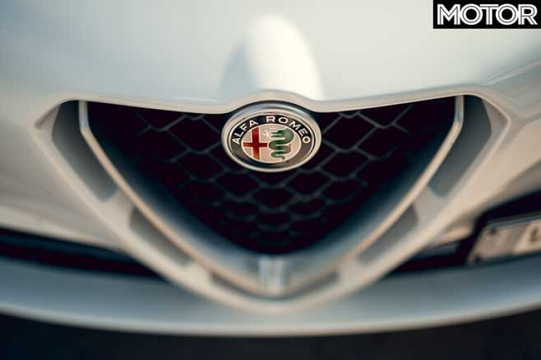 2019 Alfa Romeo Stelvio Q front grille