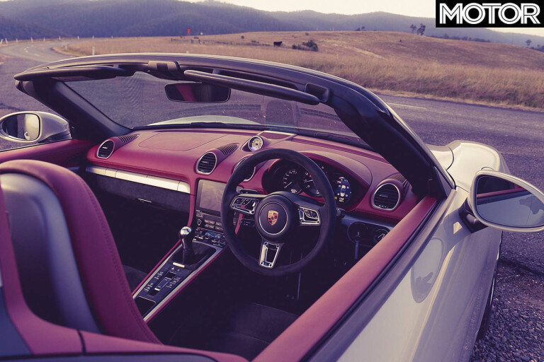 Porsche 718 Spyder interior