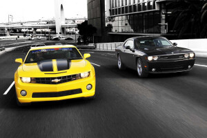 2011 Chevrolet Camaro vs Dodge Challenger comparison Classic MOTOR