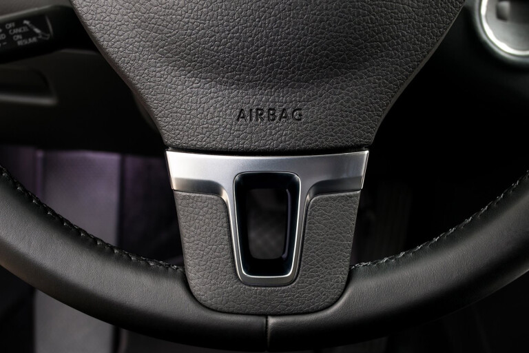 Airbag On Steering Wheel Jpg