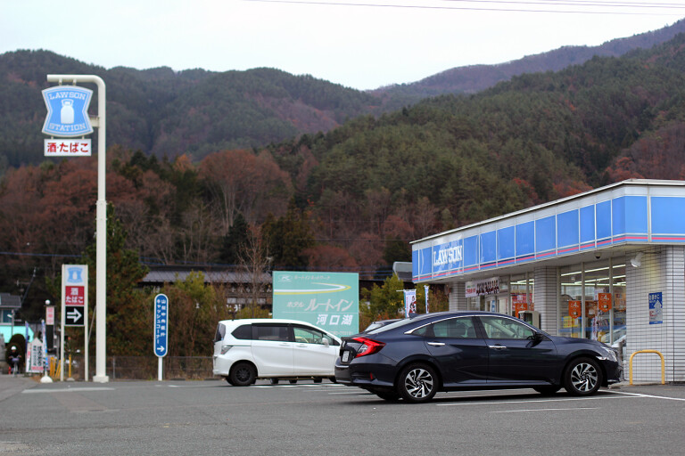 2019 Honda Civic Japan Side Conveniencestore Jpg