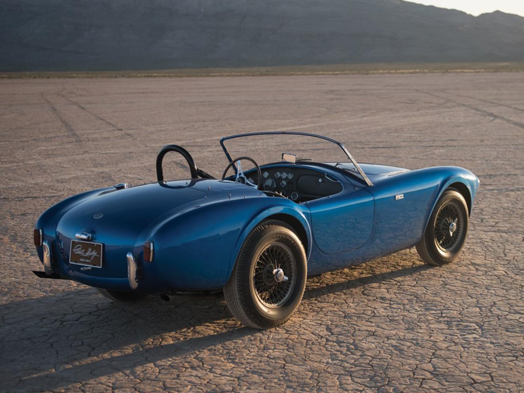 Permanent Orientalsk fort Original Shelby Cobra sells for record amount at auction