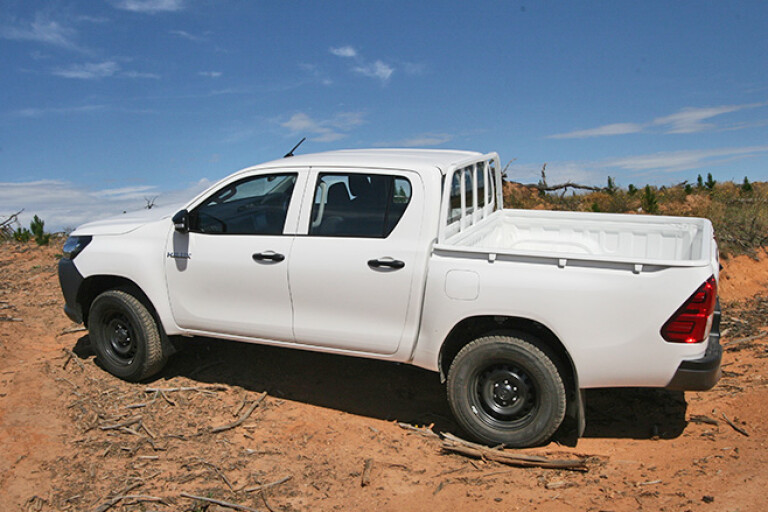 Toyota HiLux 4x4 Workmate side