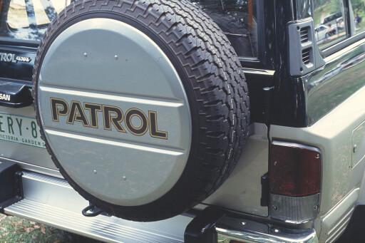 1990-Nissan-Patrol-GQ-rear.jpg