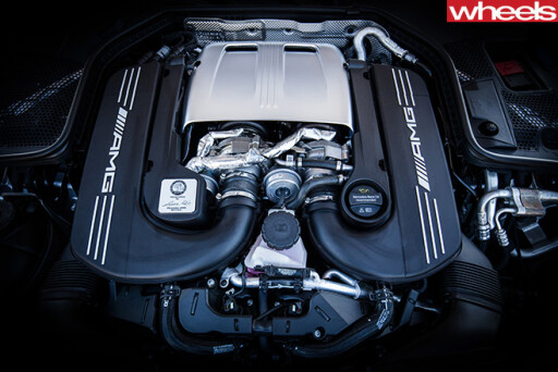 Mercedes -AMG-C63-Cabriolet -engine