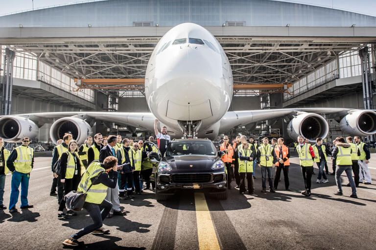 Porsche Cayenne S Diesel towing Airbus A380