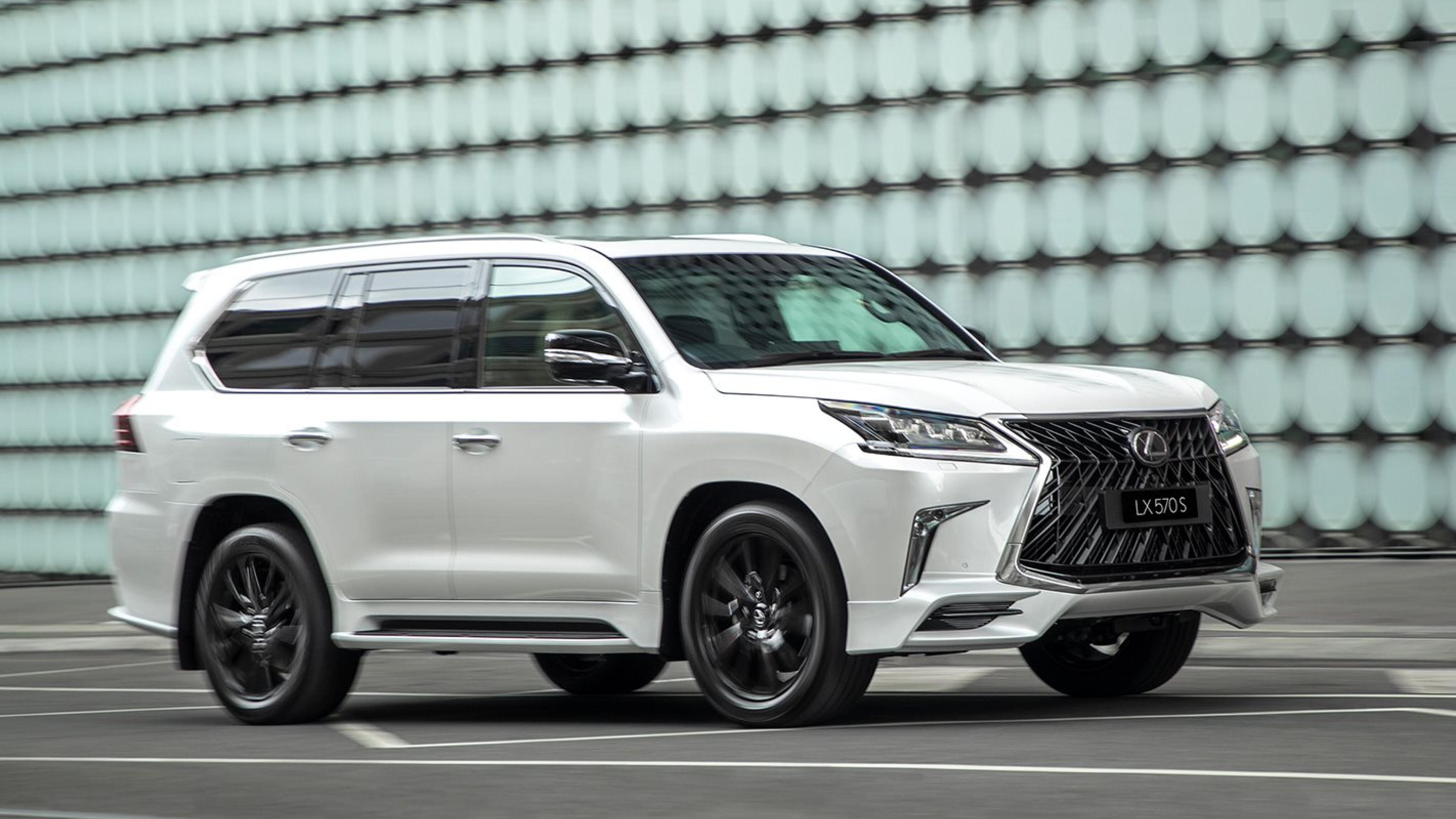 2018 Lexus LX 570 review