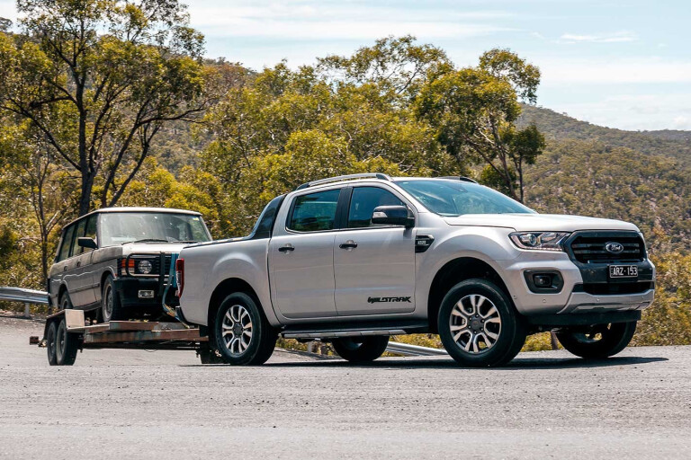 Ford Ranger Toyota Hilux 2019 4x4 sales