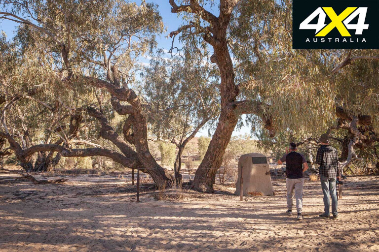 4 X 4 Trip Through The Simpson Desert Burke S Gravesite Jpg