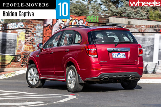 2016-Holden -Captiva -driving -rear